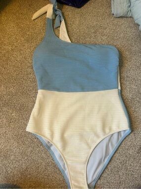 Cupshe One-Shoulder Colorblock One-Piece Swimsuit in Light Blue and Cream